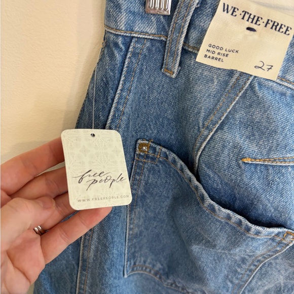 We The Free Good Luck Barrel Jeans Size 27 NWT - Ultra Light Beam - Picture 13 of 13